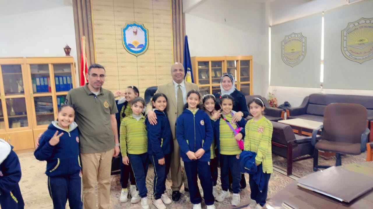 زيارة علمية لطلاب مدرسة أحمد زويل الخاصة