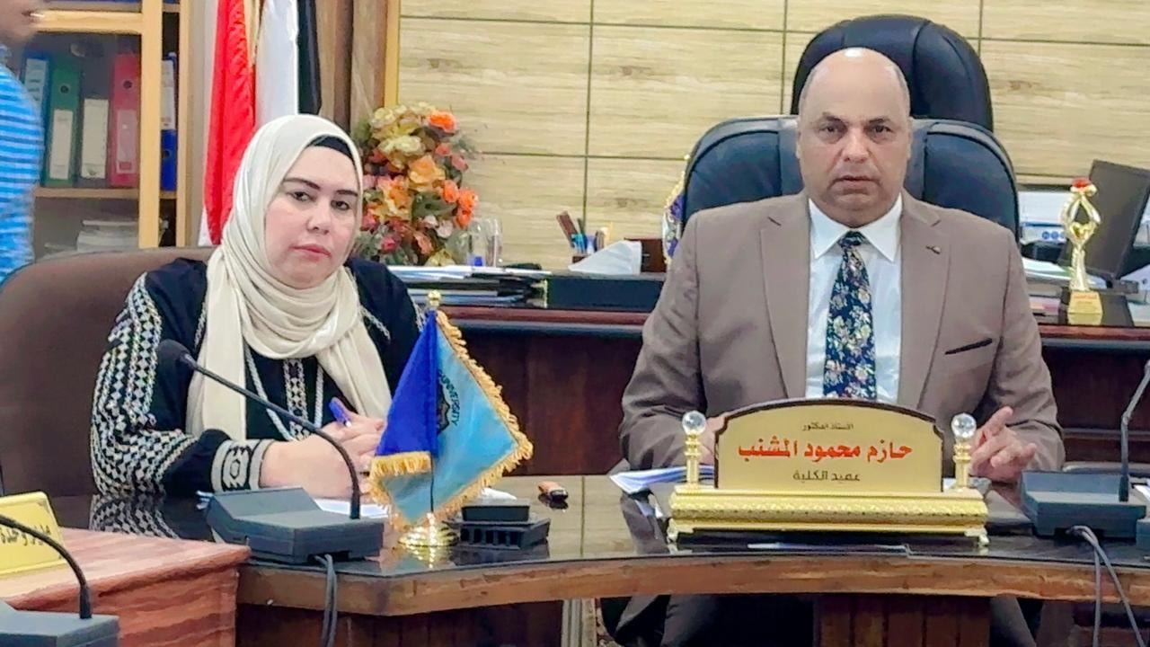 اجتماع مع فريق إدارة الخريجين لبحث آليات تطوير العمل وتحسين جودة الخدمات المقدمة