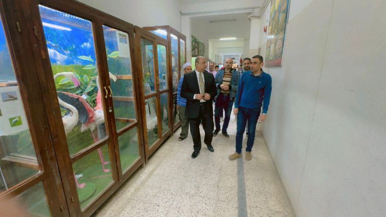 جولة ميدانية من ا.د/ عميد كلية العلوم لضمان توفير بيئة تعليمية متميزة