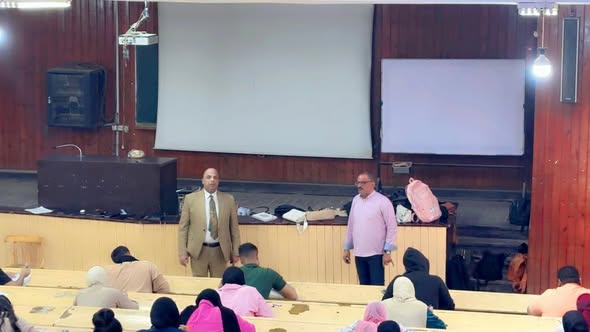 Dr. Hazem Al-Mashnab inspect progress of examination process