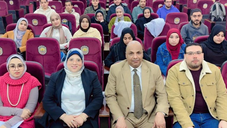 محاضرة عامة حول التدريب الميدانى لطلاب المستوى الرابع