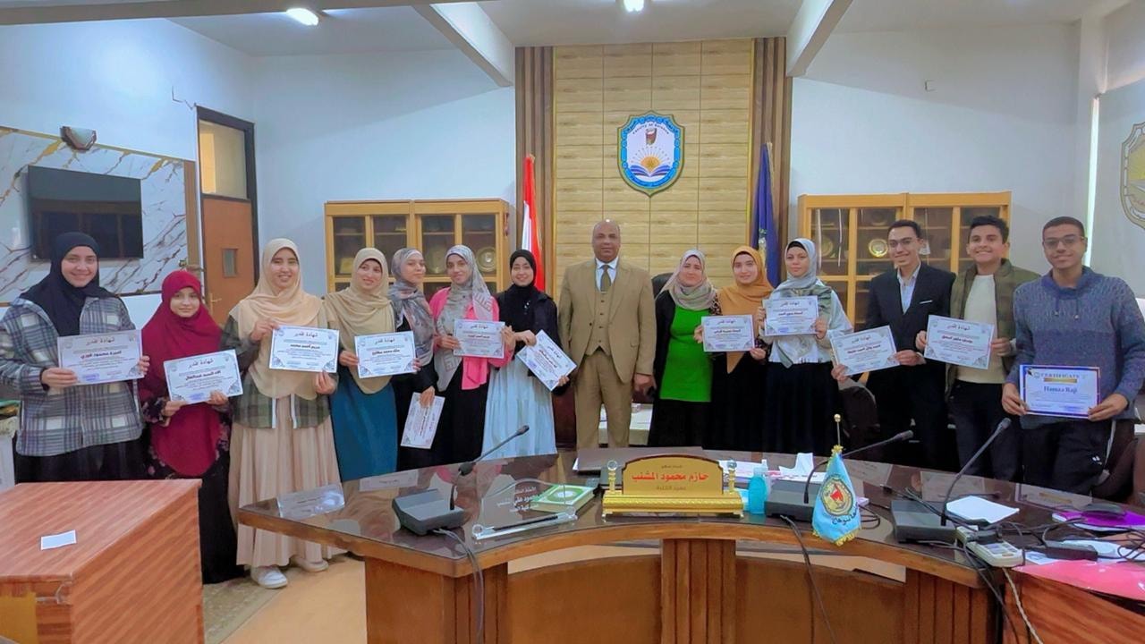 تكريم *الدفعة الرابعة* من طلاب فريق البحث العلمي الطلابي