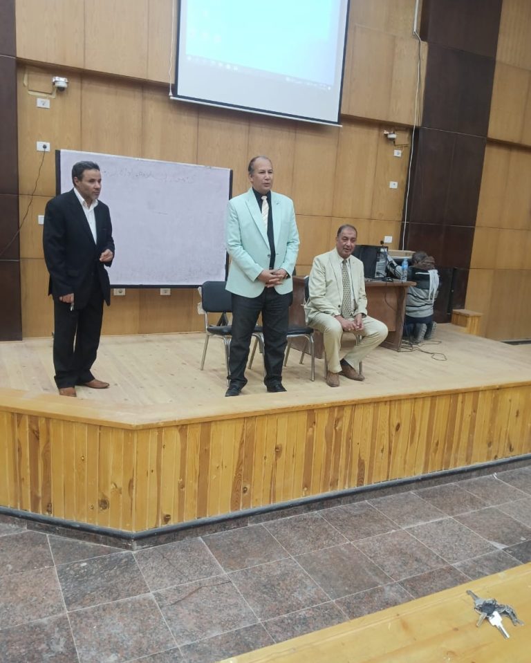 محاضرة توعوية للأستاذ الدكتور/ رأفت الخطيب بعنوان “أساسيات الأمن والسلامة في البيئة الجامعية”