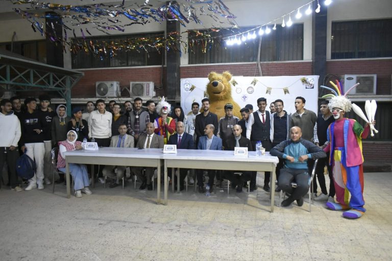 كلية العلوم تنظم إفطاراً جماعياً لابنائها الطلاب