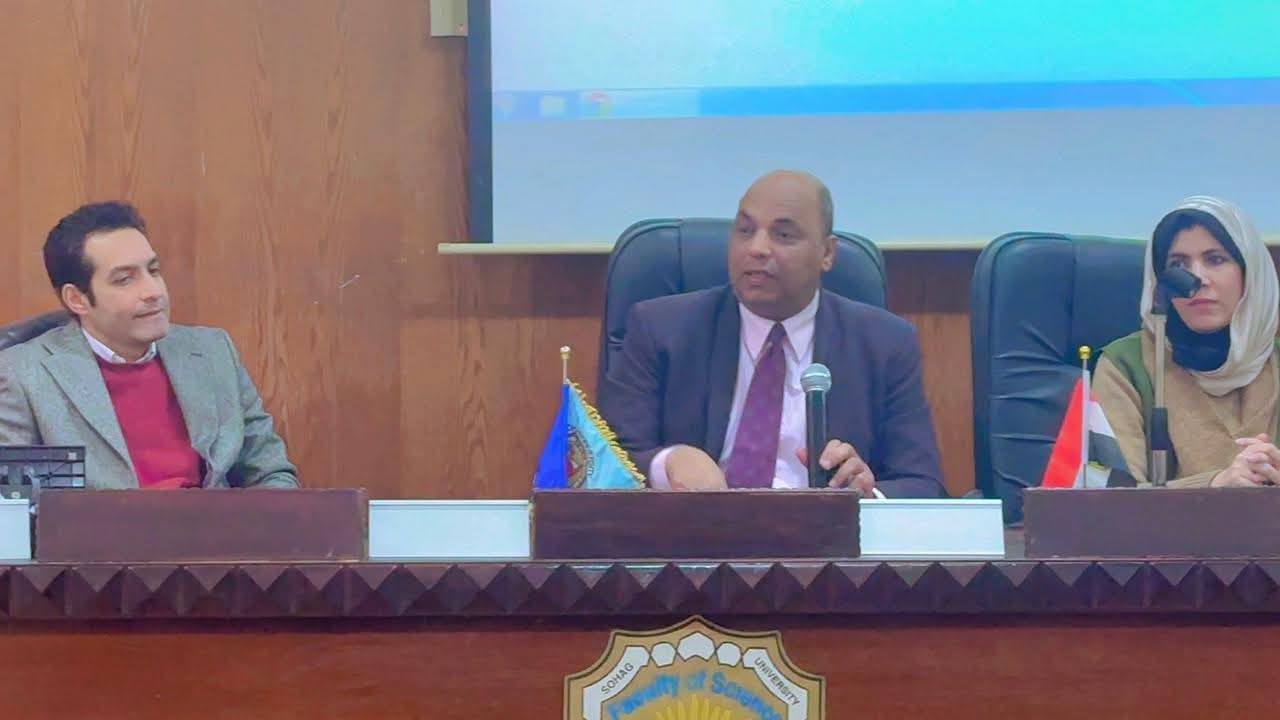 ورشة عمل إرشادية لطلاب كلية العلوم لتدريبهم على التعامل مع المنصات الإلكترونية