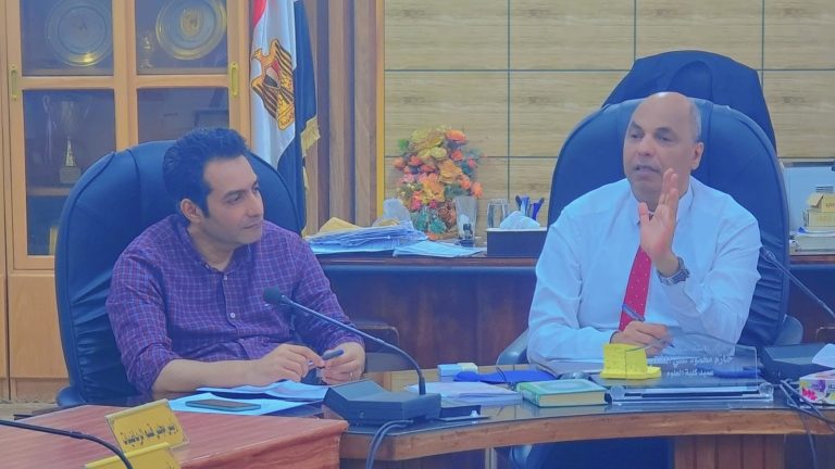 اجتماع ا.د/ عميد الكلية مع رؤساء الكنترولات