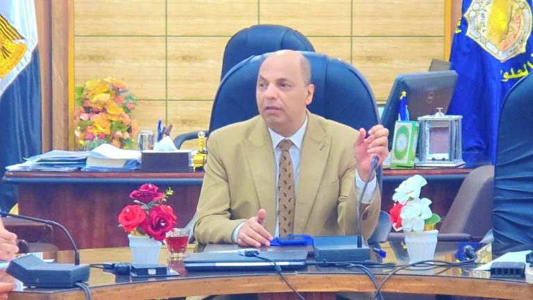 اجتماع فريق استقبال الطلاب الجدد بكلية العلوم بسوهاج