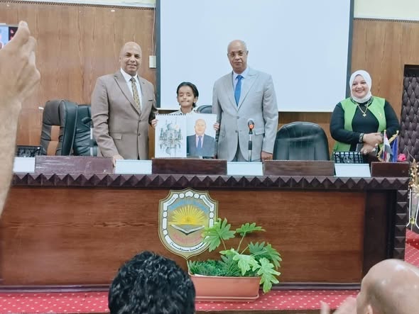 «من الموهبة إلى الجامعة».. 50 موهبة من أطفال قصر ثقافة الطفل بسوهاج في رحاب كلية العلوم بجامعة سوهاج